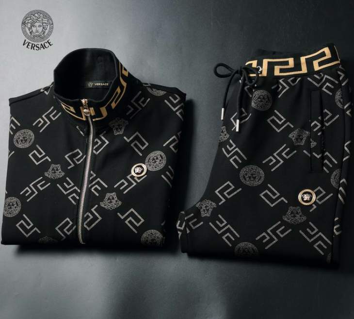 Picture of Versace Sweater Suits _SKUVersaceM-3XL25cn11542788